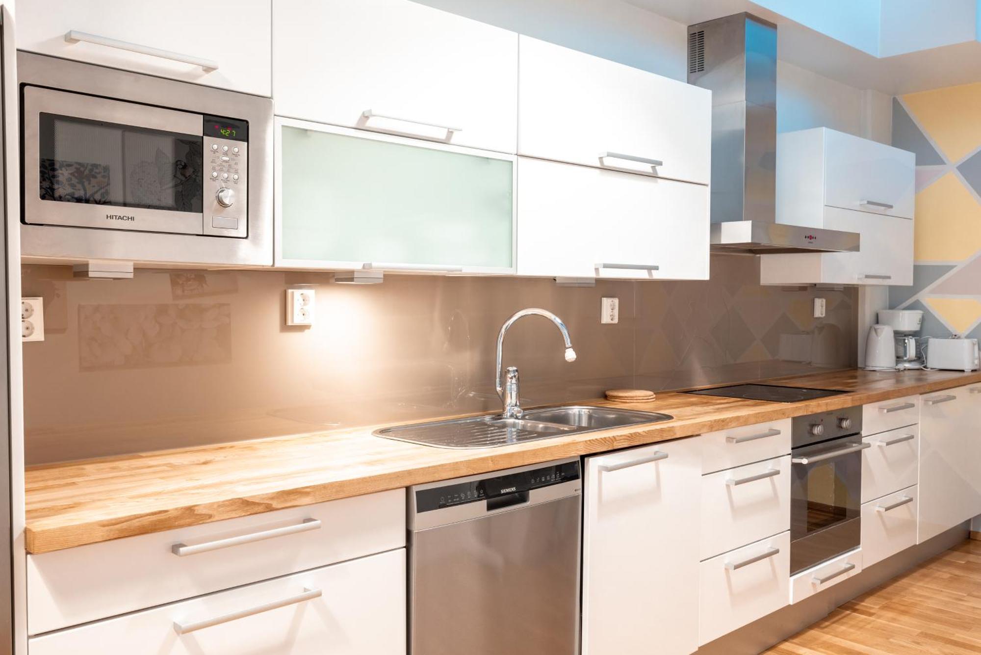 2ndhomes Bright & Spacious 2-story With Sauna Apartment *