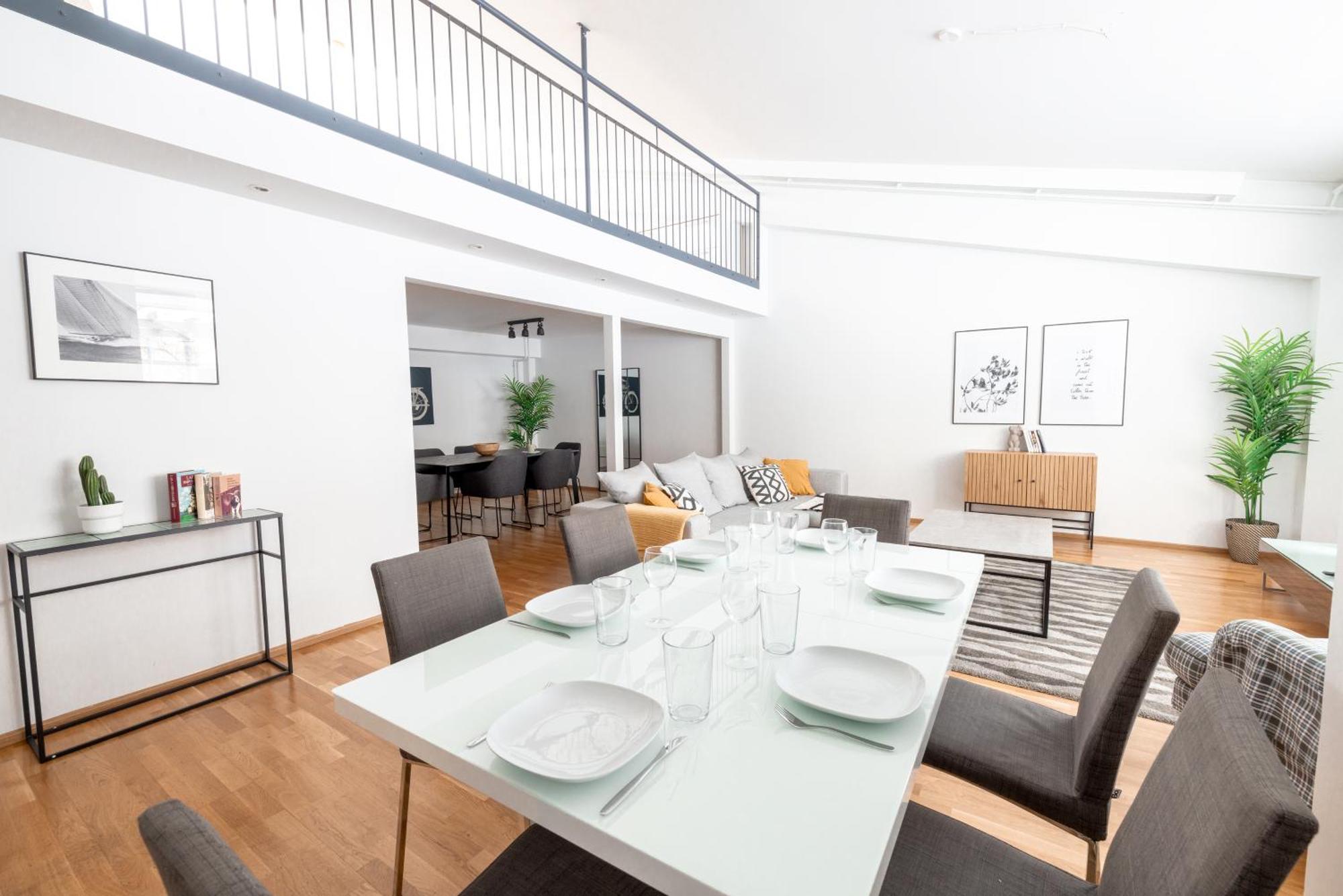 2ndhomes Bright & Spacious 2-story With Sauna *